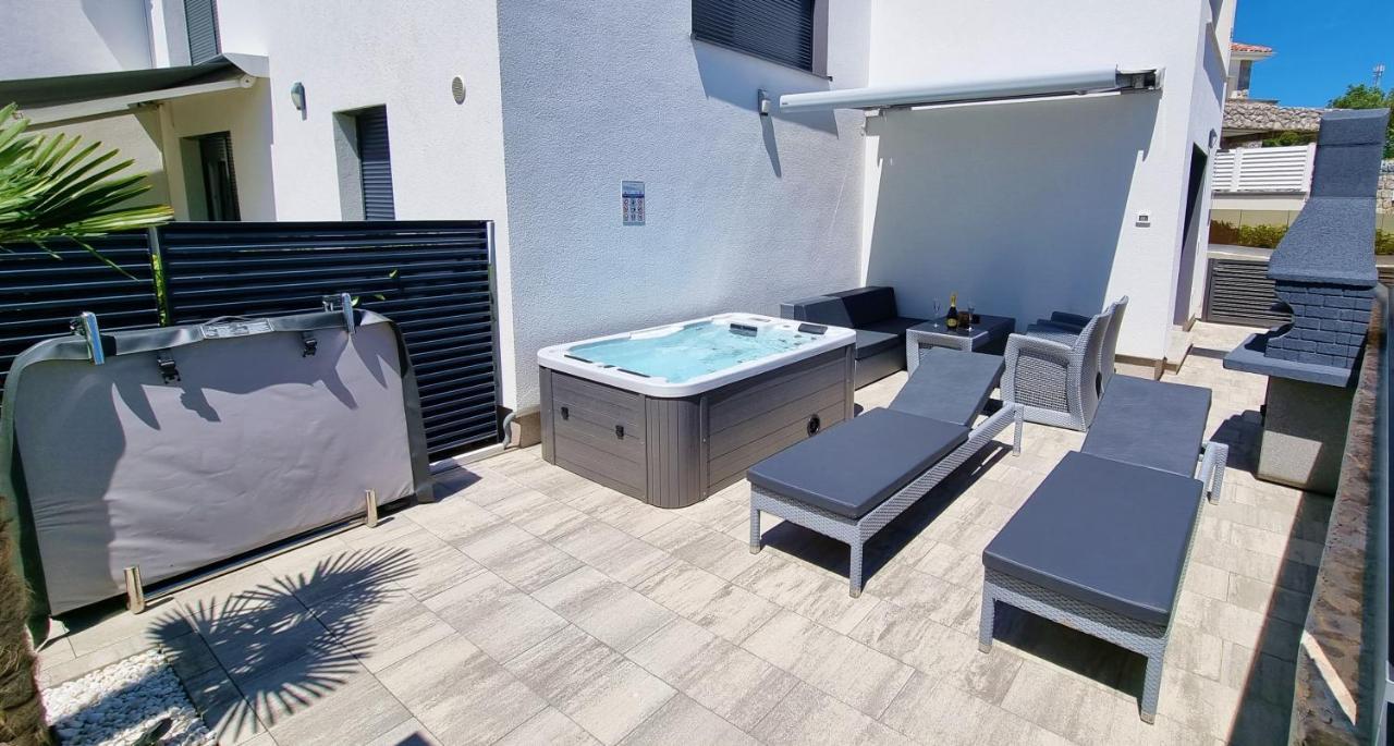 Bartol Luxury Apartments Krk Croatia, With Own Hot Tub - Whirlpool คิร์ก ภายนอก รูปภาพ