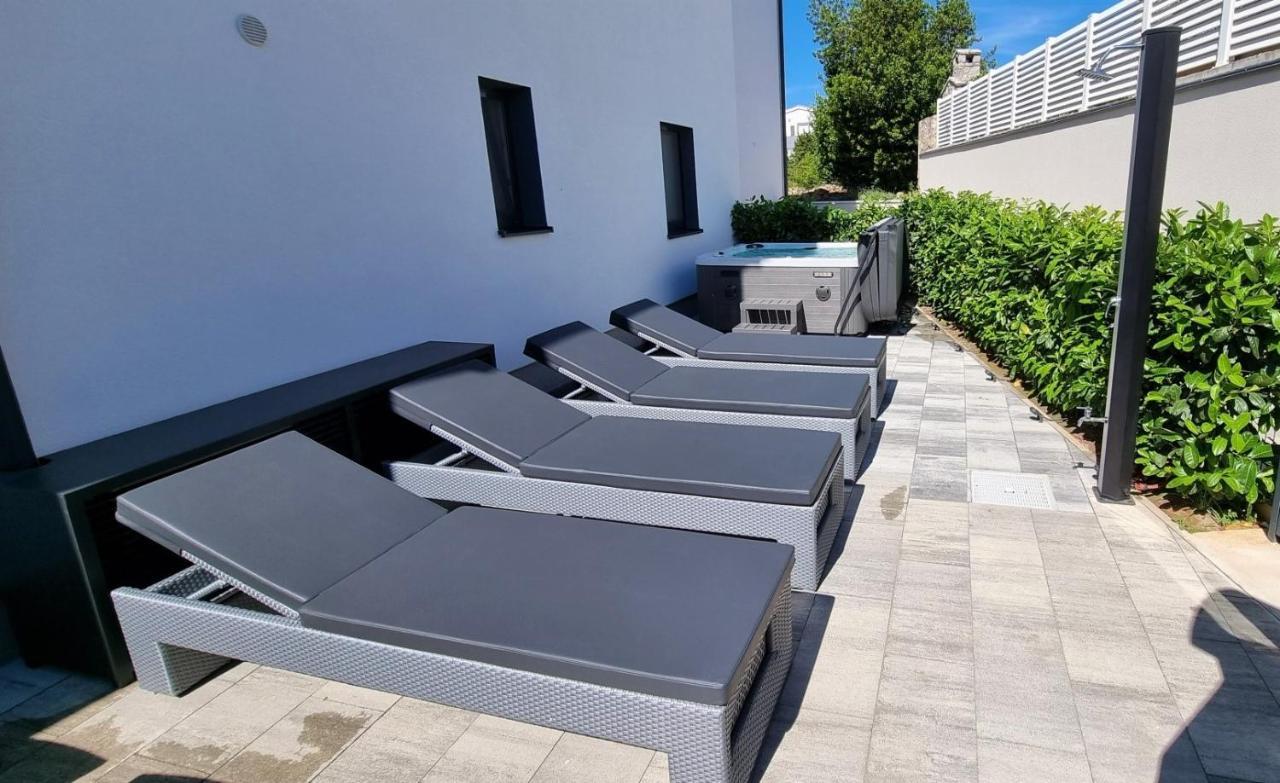 Bartol Luxury Apartments Krk Croatia, With Own Hot Tub - Whirlpool คิร์ก ภายนอก รูปภาพ